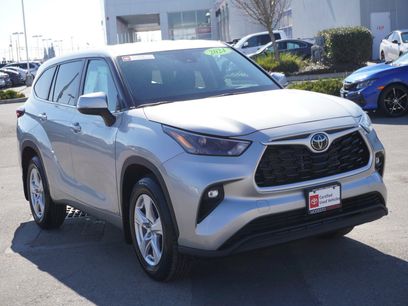 Used 2024 Toyota Highlander LE