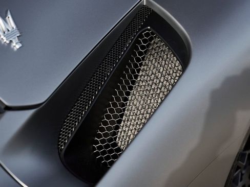 Used 2023 Maserati MC20 Spyder image 10