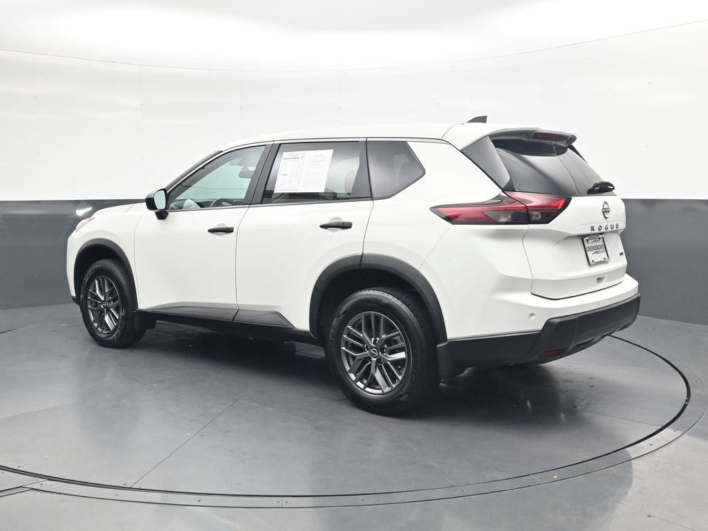 Used 2025 Nissan Rogue S AWD/4WD image 10
