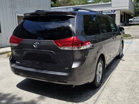 Used 2012 Toyota Sienna LE FWD image 6