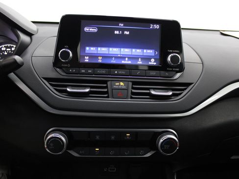 Used 2024 Nissan Altima 2.5 S image 36