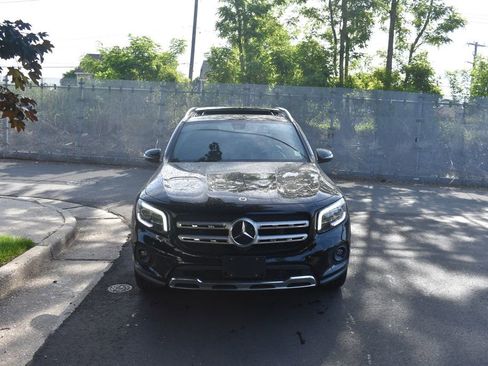 Used 2021 Mercedes-Benz GLB 250 4MATIC w/ Premium Package image 3