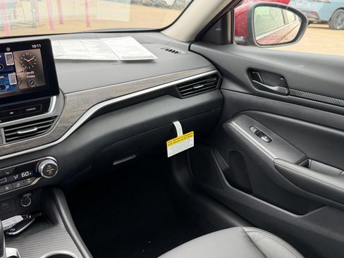New 2026 Nissan Altima 2.5 SV FWD image 9