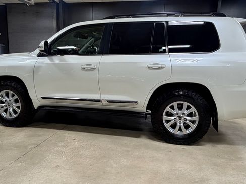 Used 2016 Toyota Land Cruiser AWD/4WD image 12