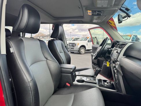 Used 2014 Toyota 4Runner SR5 Premium image 37