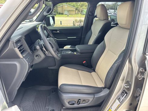 Used 2025 Lexus GX 550 w/ Accessory Package (CT) AWD/4WD image 22