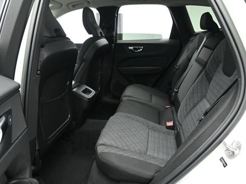 Used 2023 Volvo XC60 B5 Core AWD/4WD image 18