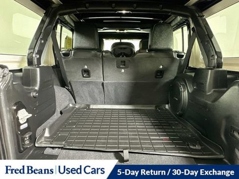 Used 2022 Jeep Wrangler Unlimited Sahara AWD/4WD image 33