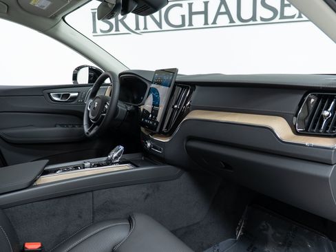 New 2026 Volvo XC60 B5 Ultra w/ Climate Package AWD/4WD image 21