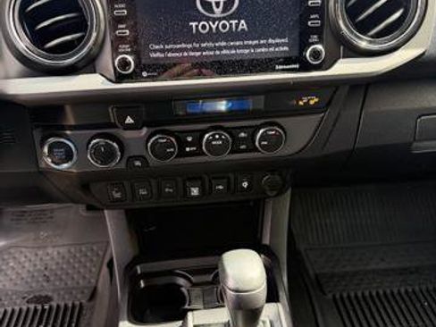 Used 2021 Toyota Tacoma TRD Off-Road w/ Technology Package AWD/4WD image 12