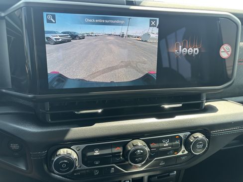 Used 2026 Jeep Gladiator Rubicon AWD/4WD image 15