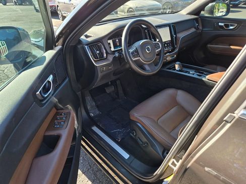 Used 2022 Volvo XC60 B5 Momentum w/ Advanced Package AWD/4WD image 20