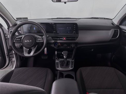 Used 2024 Kia Seltos LX AWD/4WD image 25