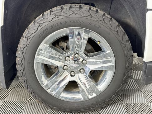 Used 2018 Chevrolet Silverado 1500 Custom w/ Custom Value Package AWD/4WD image 27