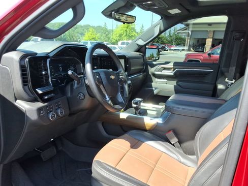 Certified 2023 Chevrolet Silverado 1500 High Country w/ High Country Premium Package AWD/4WD image 23