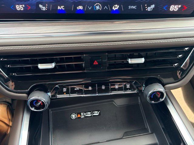 Used 2025 Chevrolet Suburban Z71 w/ Z71 Off-Road Package AWD/4WD image 33