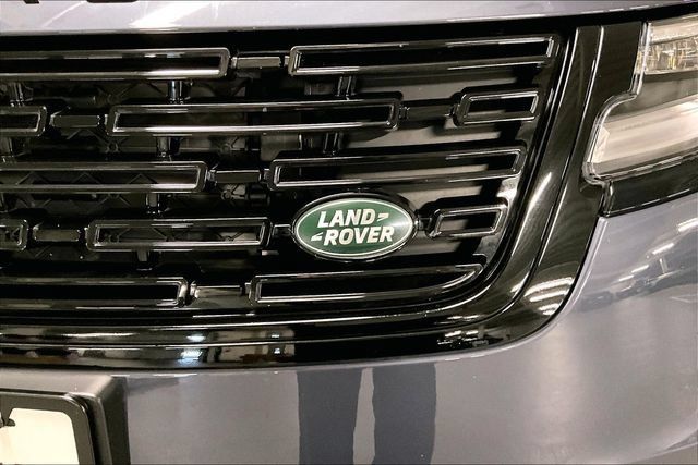 Used 2025 Land Rover Range Rover Velar Dynamic SE AWD/4WD image 32
