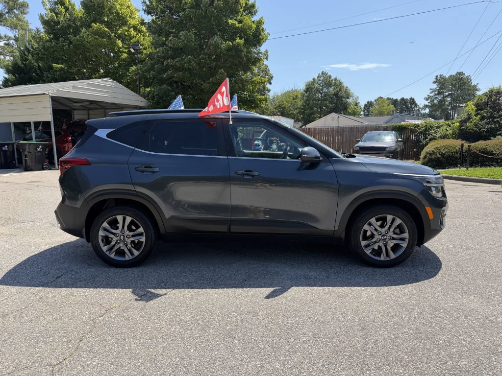 Used 2021 Kia Seltos S AWD/4WD image 5