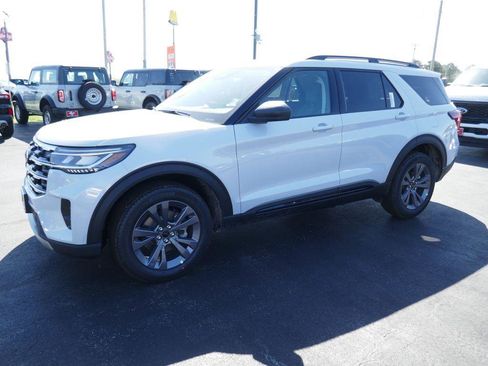 New 2026 Ford Explorer Active w/ Active Comfort Package AWD/4WD image 9