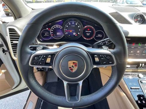 Used 2023 Porsche Cayenne image 24