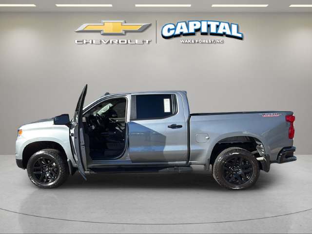 Used 2026 Chevrolet Silverado 1500 LT Trail Boss w/ LPO, Dark Essentials Package AWD/4WD image 9