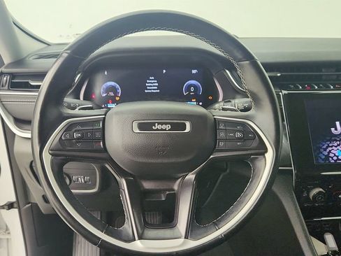 Used 2022 Jeep Grand Cherokee L Laredo w/ Luxury Tech Group I RWD image 13