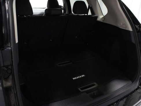 Used 2024 Nissan Rogue SL AWD/4WD image 17