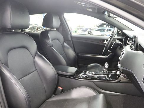 Used 2022 Kia Stinger GT-Line RWD image 28
