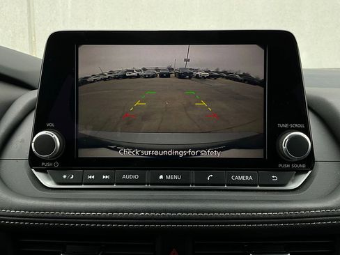 Used 2025 Nissan Rogue SV image 31