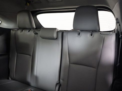 Used 2022 Toyota Highlander Platinum image 12