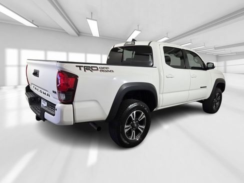 Used 2019 Toyota Tacoma TRD Off-Road w/ Technology Package RWD image 8