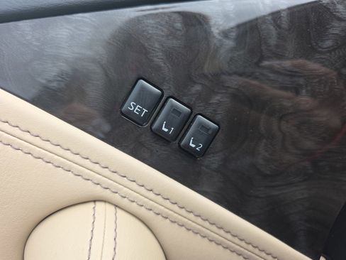 Used 2022 Nissan Armada Platinum w/ Captain's Chairs Package RWD image 22