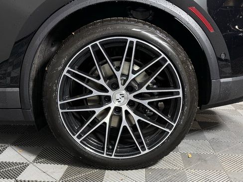 New 2025 Porsche Macan Electric image 12