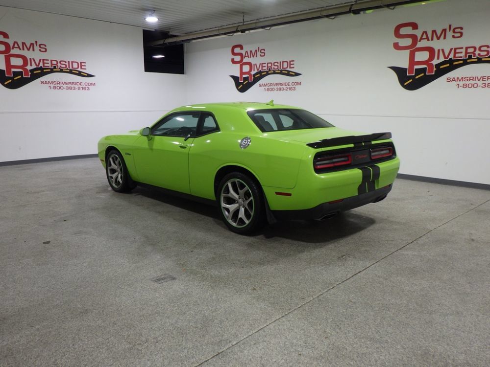 Used 2015 Dodge Challenger R/T Plus RWD image 2