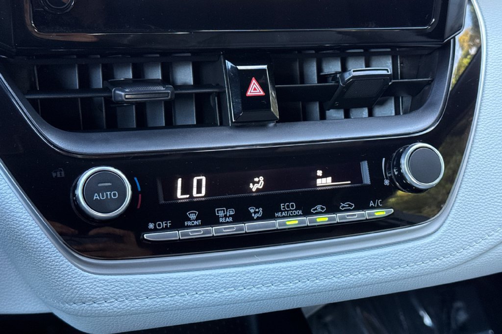 Certified 2025 Toyota Corolla SE w/ Convenience Package FWD image 18