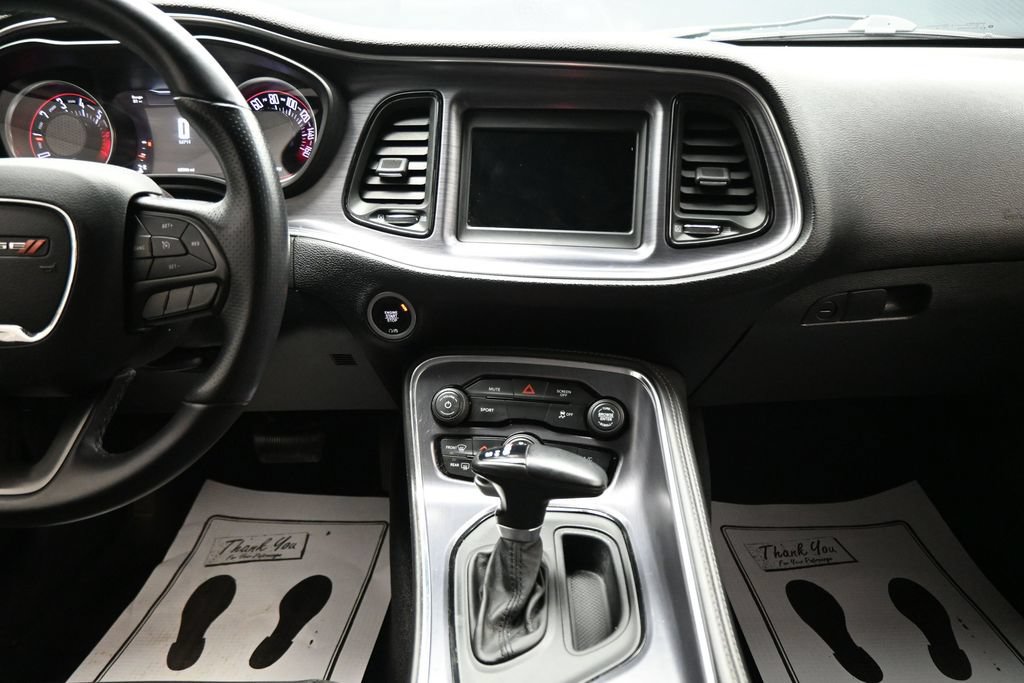 Used 2018 Dodge Challenger R/T RWD image 17