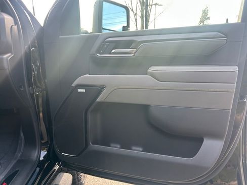 Used 2025 Chevrolet Silverado 2500 ZR2 w/ Technology Package AWD/4WD image 26