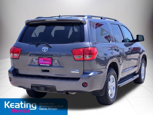 Used 2016 Toyota Sequoia SR5 w/ Premium Package RWD image 5