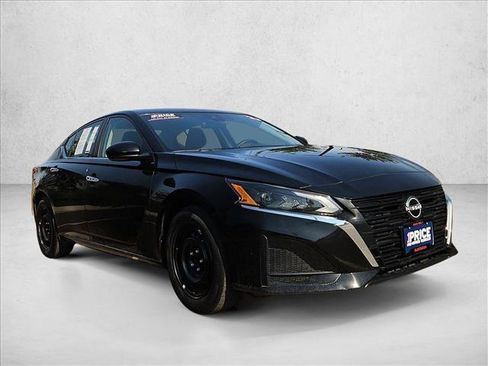 Used 2023 Nissan Altima 2.5 S FWD image 3