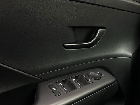 Used 2025 Hyundai Kona SEL image 21