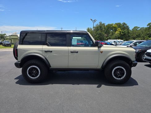 New 2025 Ford Bronco Badlands w/ Sasquatch Package AWD/4WD image 3