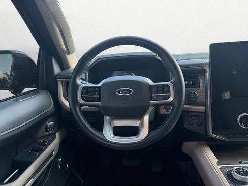 Used 2023 Ford Expedition Limited AWD/4WD image 12