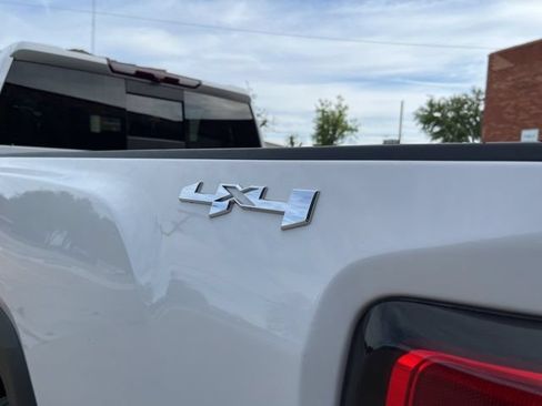 Certified 2022 GMC Sierra 2500 SLT w/ SLT Premium Package AWD/4WD image 12