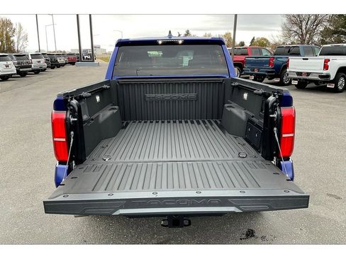 Used 2024 Toyota Tacoma TRD Sport image 11
