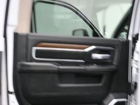 Used 2024 RAM 2500 Laramie AWD/4WD image 19