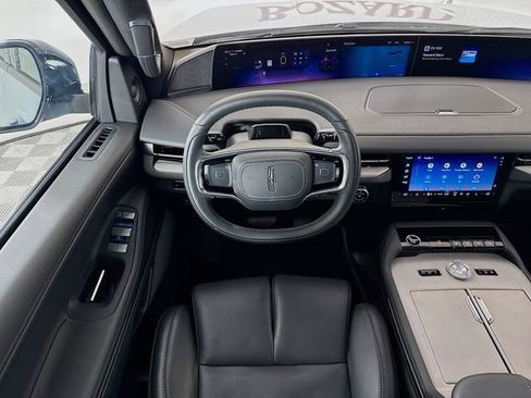 New 2025 Lincoln Navigator Reserve w/ Jet Appearance Package AWD/4WD image 24