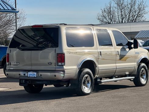 Used 2005 Ford Excursion Limited image 3