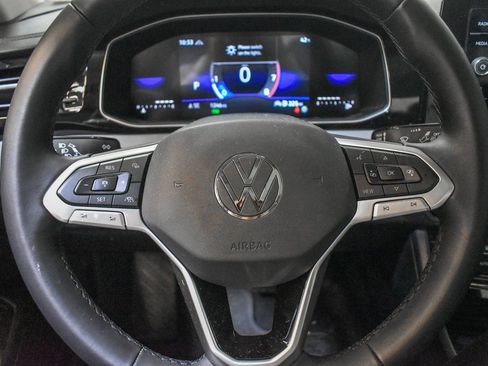 Used 2025 Volkswagen Jetta SE image 12