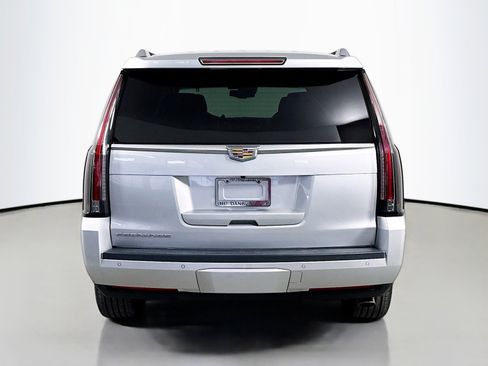 Used 2016 Cadillac Escalade Premium image 10