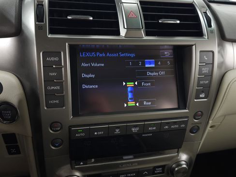 Used 2014 Lexus GX 460 w/ Premium Package AWD/4WD image 21